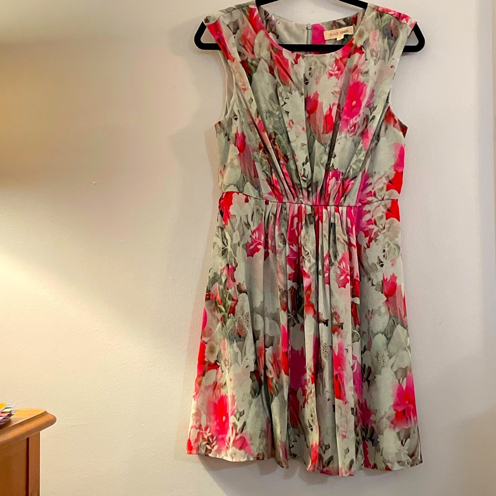Women’s Black Swan cap sleeve lined dress